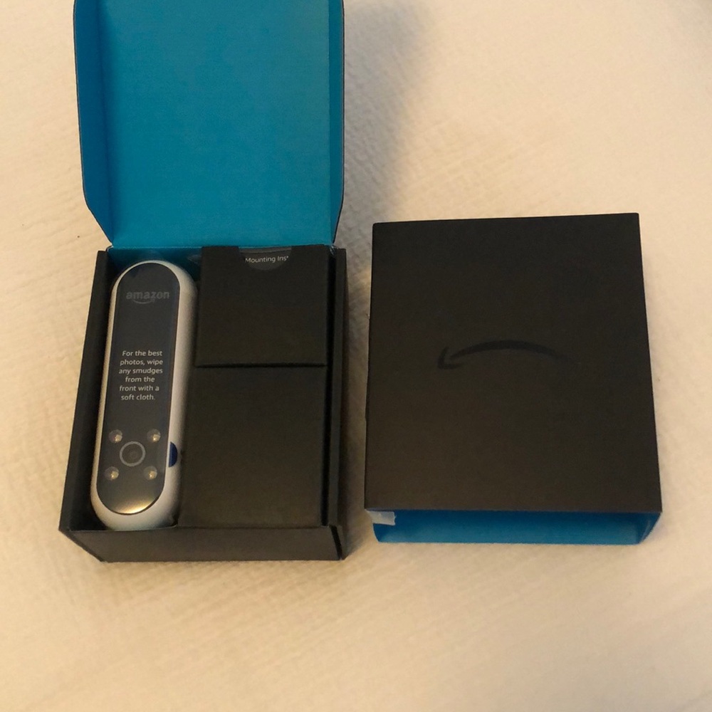 Amazon Echo Look - hands free